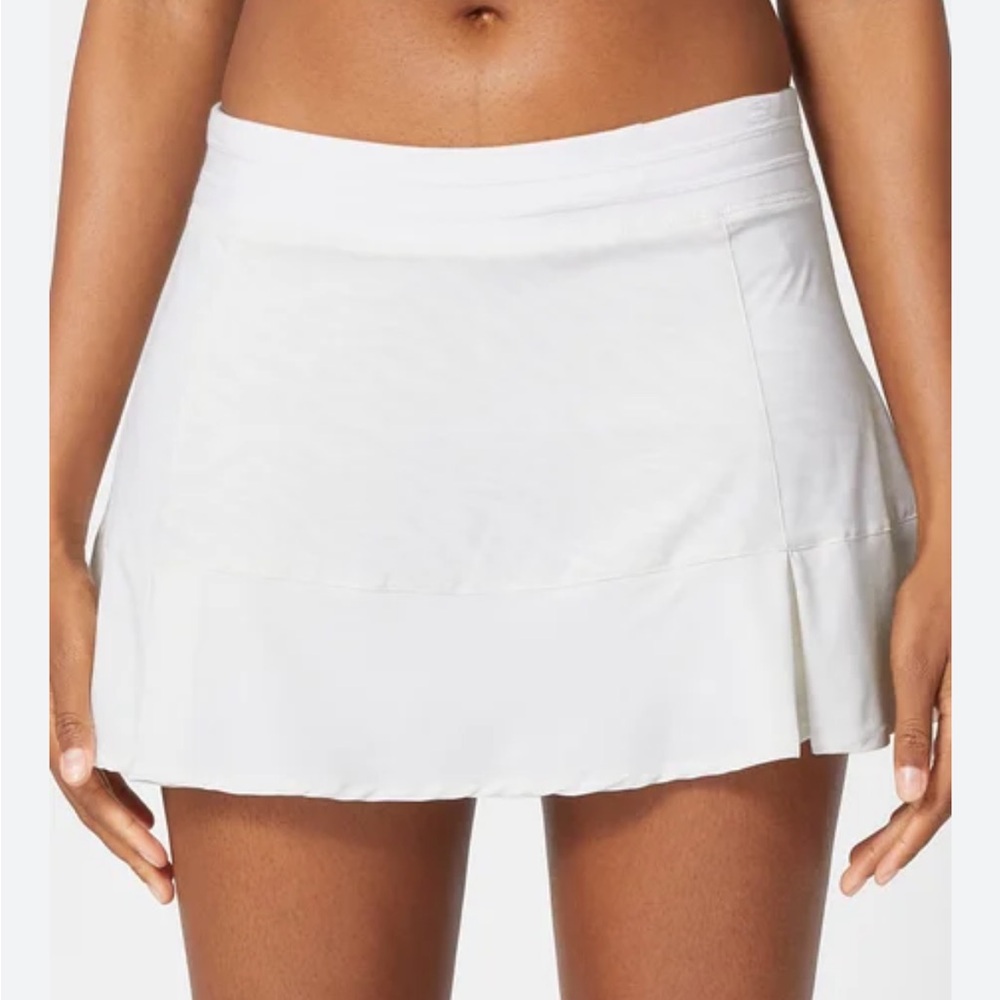 tasc Women's Tennis and Golf Ripple Rhythm Skirt White Size Small